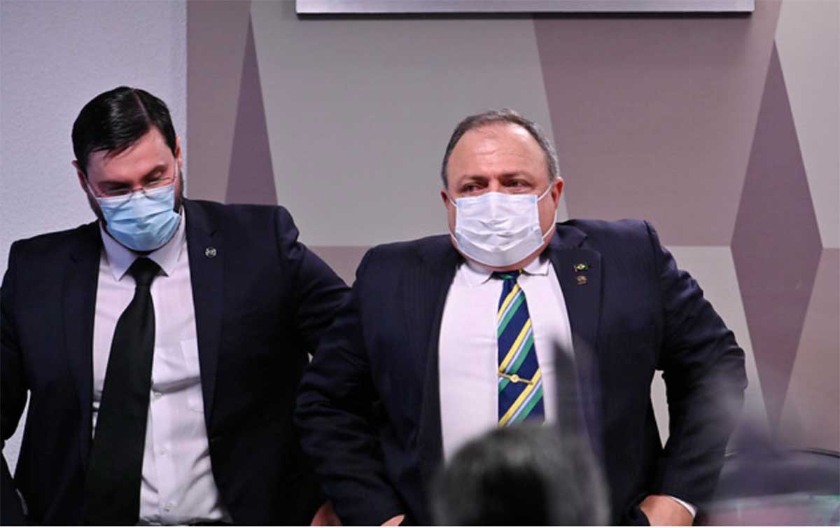 Senadora resume dia de Pazuello na CPI da Covid: 'O senhor está brincando com a cara da gente'